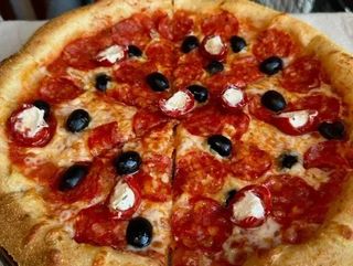 ПІЦА "ПАПЕРОНІ" З ПЕРЧИКАМИ ЧЕРРІ (500/30g)