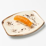 Salmon nigiri (1 pza.)