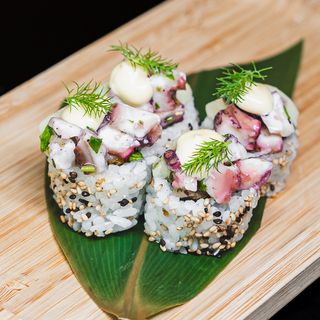 Componi il tuo uramaki roll