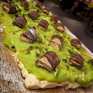 Sfoglia dolce con crema pistacchio e Kinder bueno