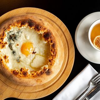 შეფის მრგვალი აჭარული ხაჭაპური სამი ყველით