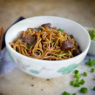 23. Tallarines Fritos Con Ternera