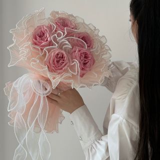 Букет "Пінк Охара (5)” у світлому упакуванні з перлинами