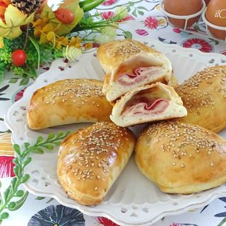 Calzone prosciutto e mozzarella al forno