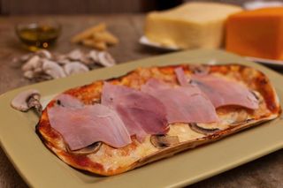 Pizza Prosciutto E Funghi
