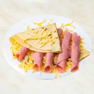Palačinka kulen i šunka