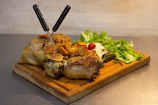 ბურვაკის მთლიანი კანჭი (შემწვარი)