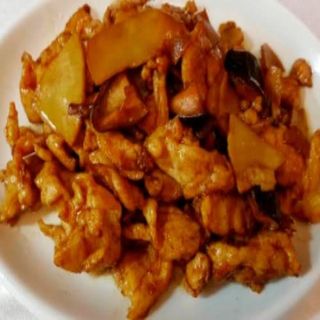 Cerdo con bambú y setas chinas