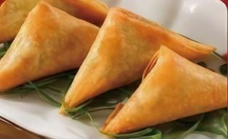 23. Samosa De Curry (1 Ud.)