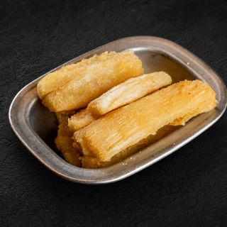 RACIÓN DE YUCA FRITA