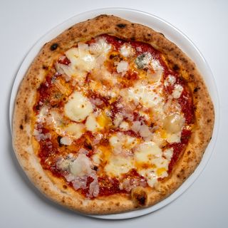 Pizza Quattro Formaggi due