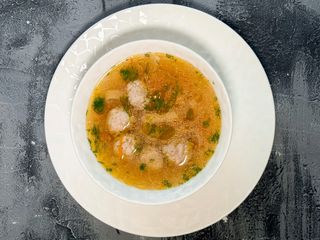 Суп з фрикадельками