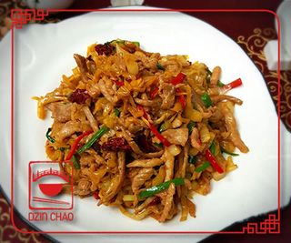 E19 მოთუშული პეკინური კომბოსტოს მწნილი ღორის ხორცის ჩხირებით