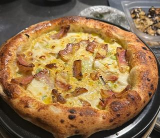 Pizza carbonara