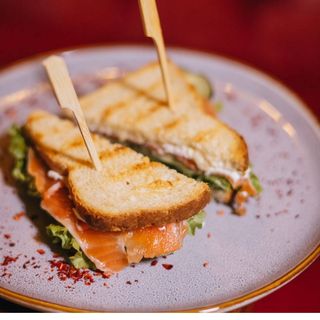 Сендвіч з лососем