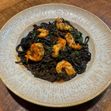Linguini al Nero di Sepia aglio e Gamberetti