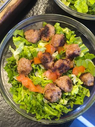 Pork salad con polpettine