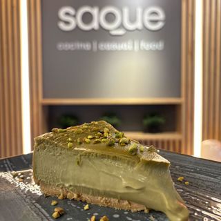Tarta de queso y pistacho (porción)