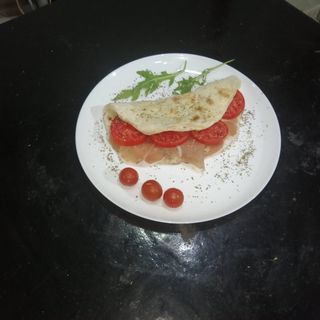 Italijanski sendvic njeguska prsuta