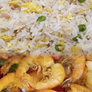A10 Arroz Chau Chau com Camarão Frito Pequeno ao alho