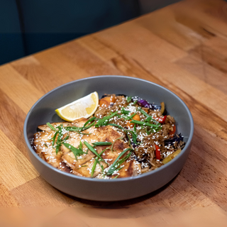 ქათმის სტეიკი ბრინჯით