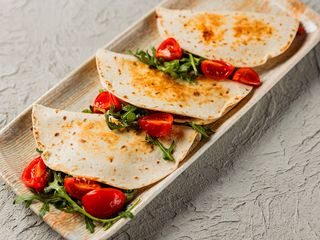 Кесадилья з рваною качкою (310g)