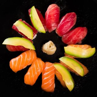 Магуро & Норвегия нигири сет (12бр)