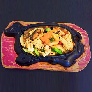 61 Pollo Con Salsa De Mamá