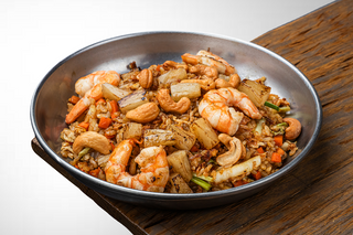 СМАЖЕНИЙ РИС З КРЕВЕТКАМИ ТА АНАНАСОМ (350g)