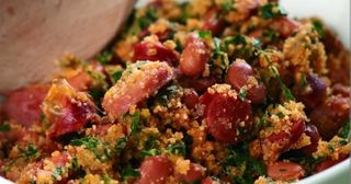 Feijão tropeiro e bife de vaca 