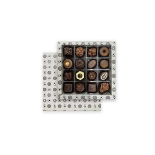 BOMBONES SURTIDOS ARTESANOS 16 UNIDADES