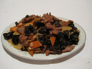 202. Телешко с китайски гъби и бамбук