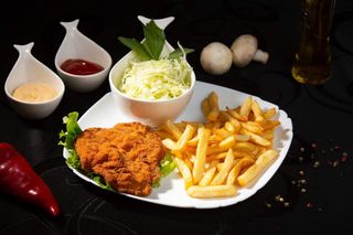 Meniu Combo Snitel de pui + Coca Cola 500 ml