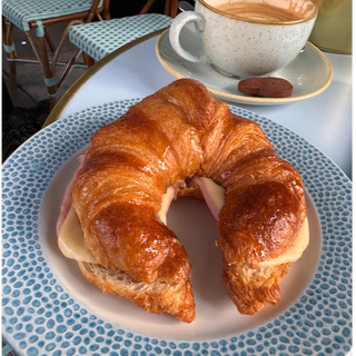 CROISSANT JAMÓN Y QUESO