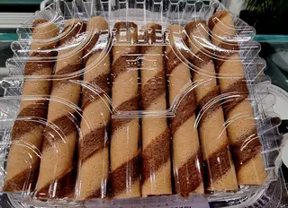 Confezione di biscottino a sigaretta bicolore