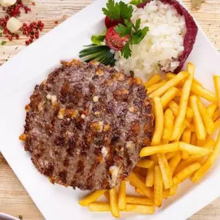 Gurmanska pljeskavica sa pomfritom