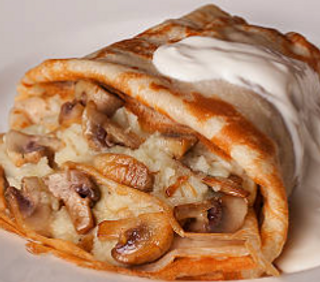 Crepes carne di cavallo, emmental, funghi, patatine