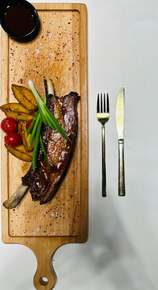 Ребро конины томленное в авторском соусе