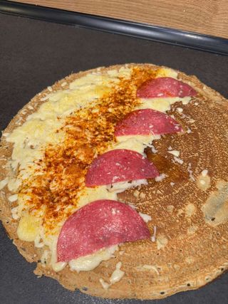 Палачинка с луканков салам