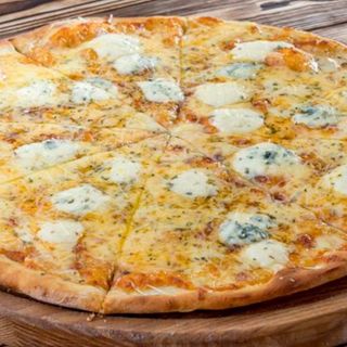 PIZZA DE QUATRO QUEIJOS