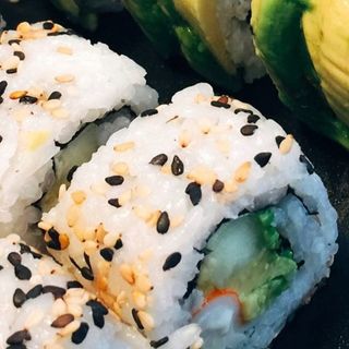 California Roll De Queso Philadelphia Mixto (8 Uds.)