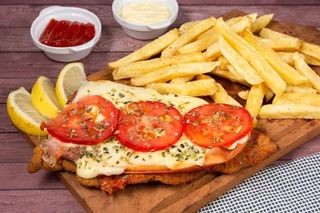 Milanesa Napolitana Con Patatas Fritas