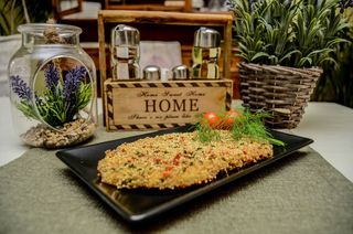 Snitel in crusta de amarant cu ierburi aromatizate