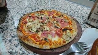 Pizza Capricciosa 8