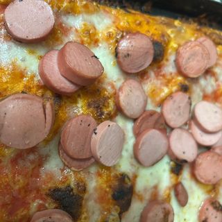 Pizzella in teglia con wurstel (8pz)