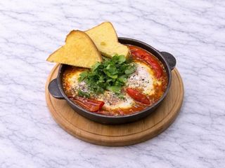 Шакшука з халумі (можно замовити з 10.00 до 14.00)