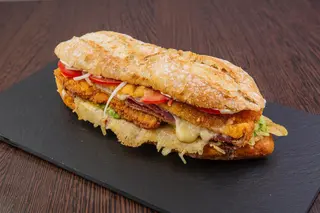 Torta De carnitas 