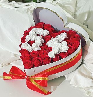 Cutie inima initiale sau cifre