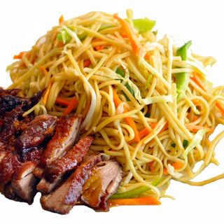 Combo 1 Tallarines verduras con pato asado 
