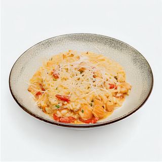 Ризото със сьомга и сос алфредо (330г)